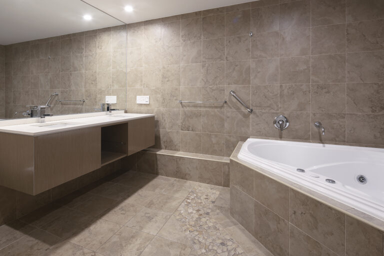 Premier Spa Suite_200423